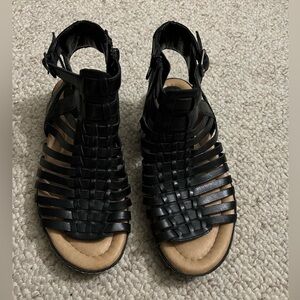 Women’s sandals